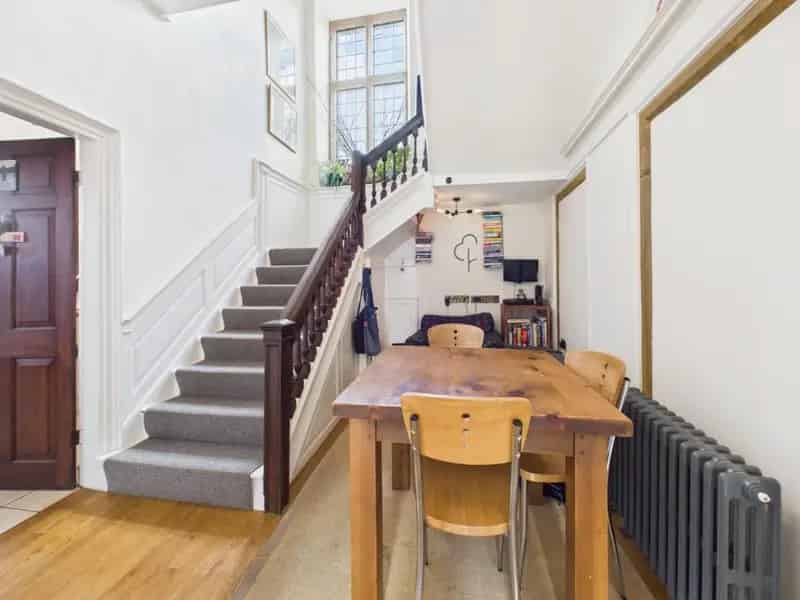 2 Bedroom Grade II Listed House Bingley