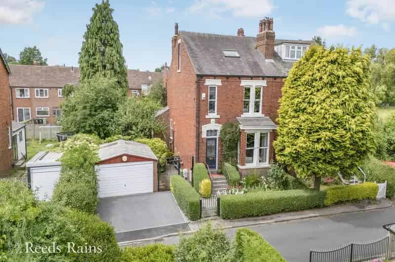 4 Bedroom Semi Detached House for Sale Crossgates West Yorkshire