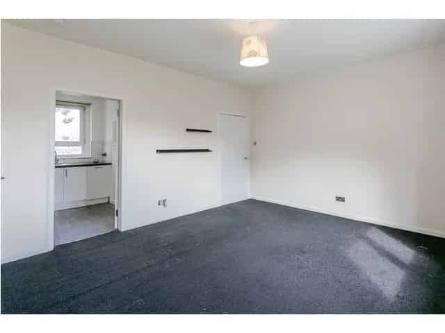 2 Bedroom Flat for Sale in Corstorphine, Edinburgh