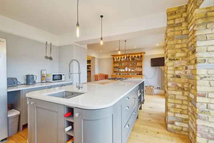 Four Bedroom Family Home with Annexe Potential
