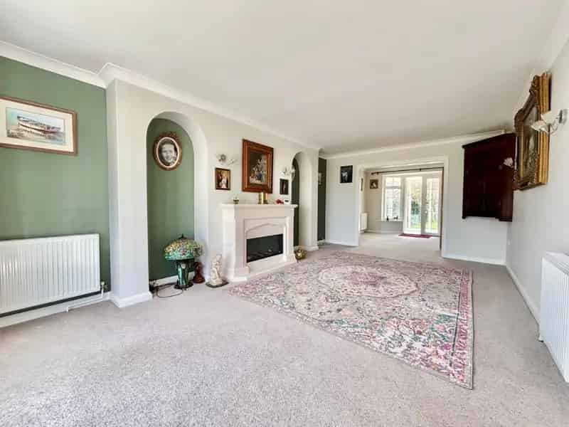 3 Bed Detached House For Sale