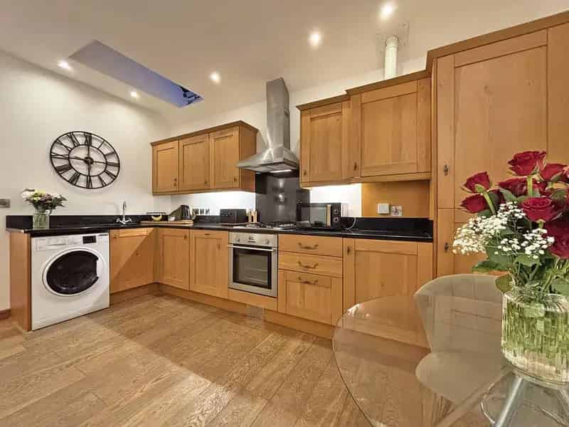 1 Bedroom Barn Conversion Near Swanpool Beach