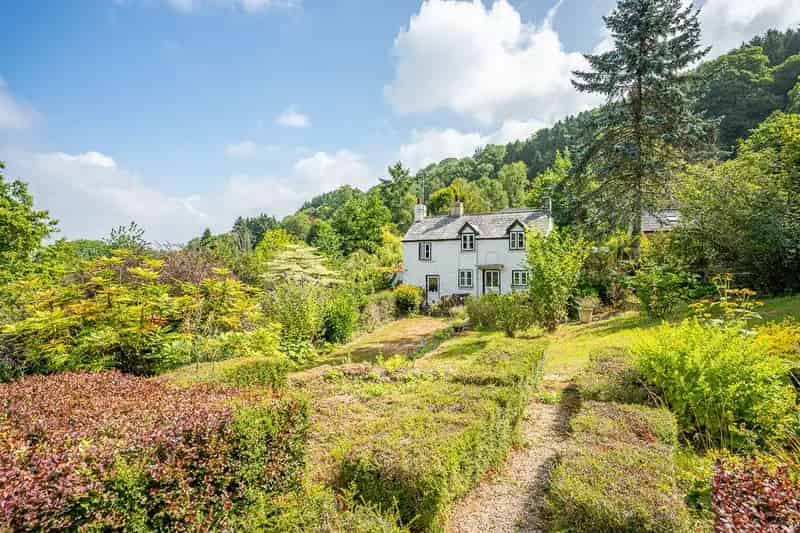 3 Bedroom Detached Cottage For Sale