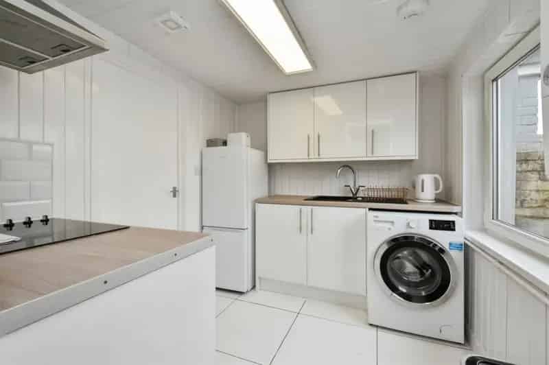 2 Bedroom End Terrace House For Sale