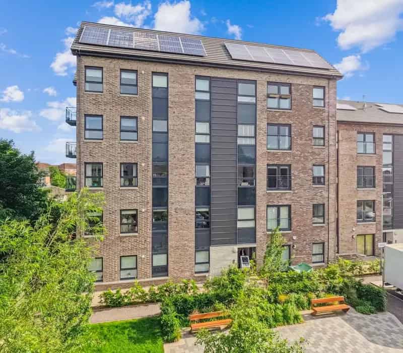 2 Bedroom Luxury Apartment for Sale in Shawlands Glasgow