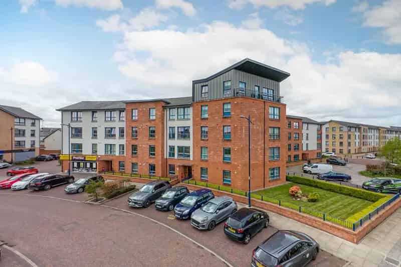 3 Bedroom Apartment for Sale in Glasgow