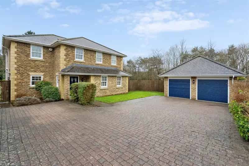 4 Bedroom Detached House with 4 En-Suite Bathrooms Berkhamsted