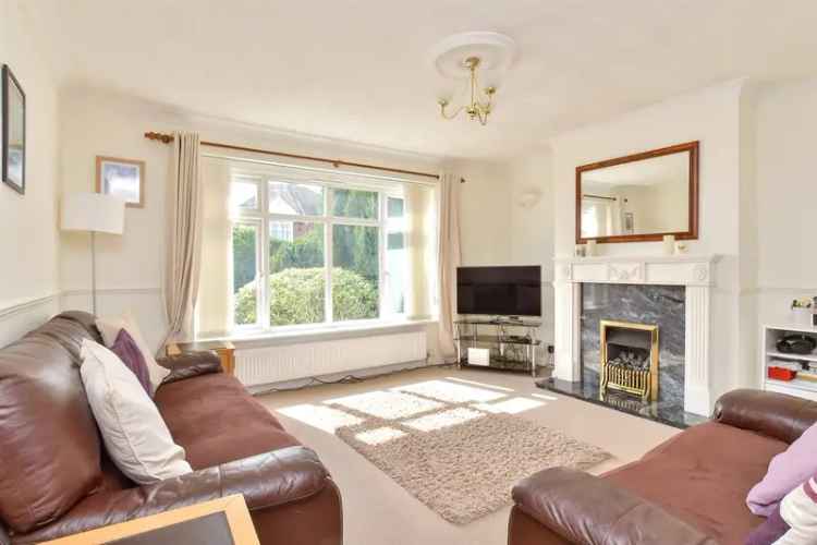 3 Bedroom Detached Bungalow for Sale near South Downs