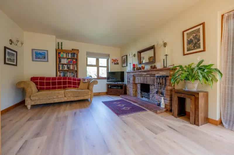 4 Bedroom Detached House for Sale Beetley