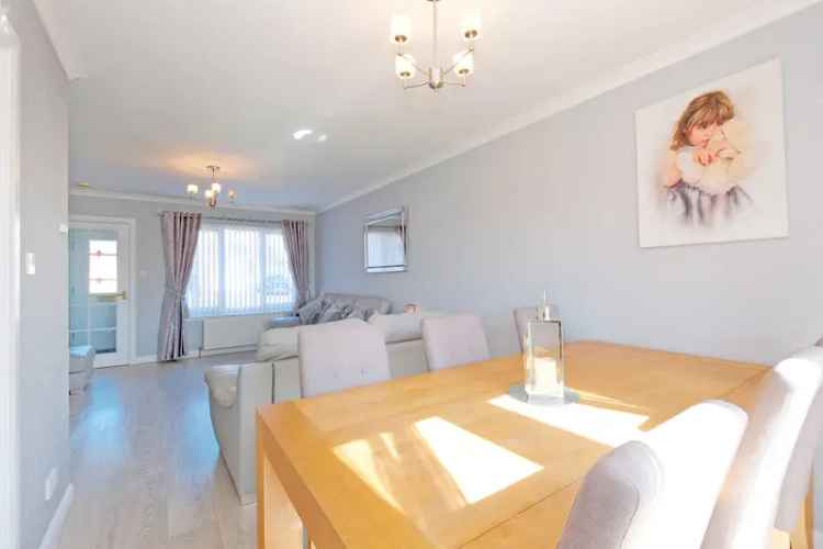 Three Bedroom Semi Detached Home with Garage and Sea Views