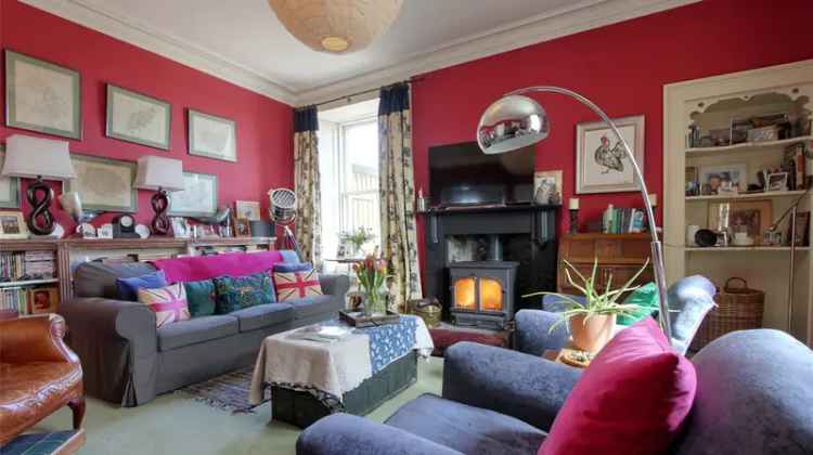Keam Farmhouse: Elegant Detached Farmhouse with Six Bedrooms and Aga Kitchen