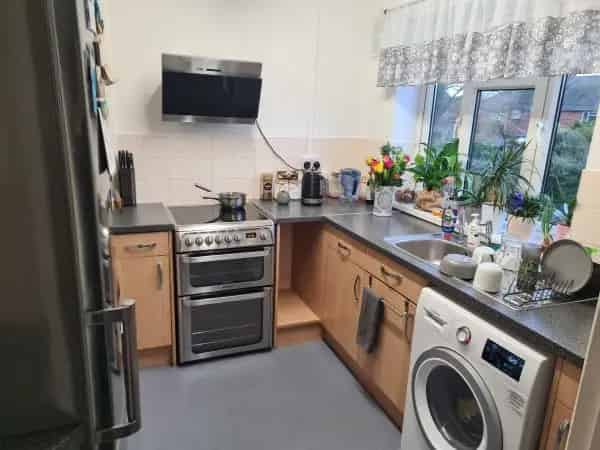2 Bed Flat Highbridge Near Schools and Park