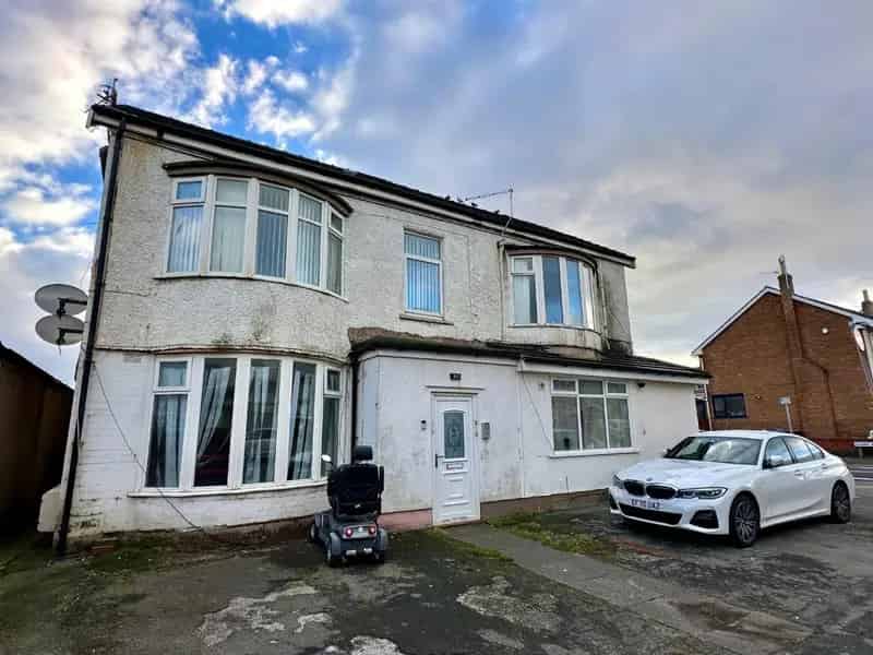 2 Bedroom Flat For Sale Sea Views No Onward Chain