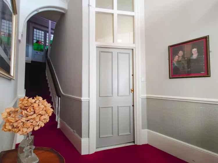 3 Bedroom Apartment for Sale in Brighton