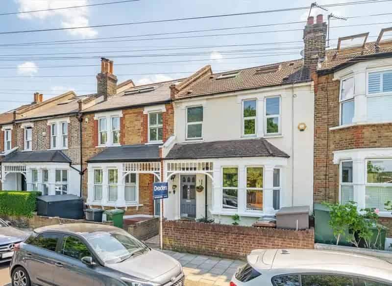 Four Bedroom Victorian House near Honor Oak Park