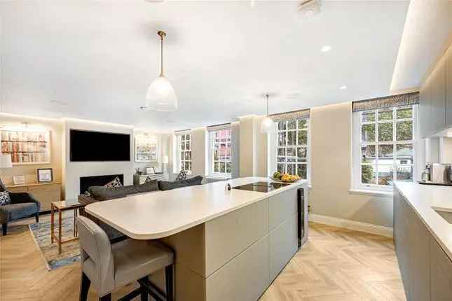 Flat for sale in Onslow Court, Drayton Gardens, London SW10