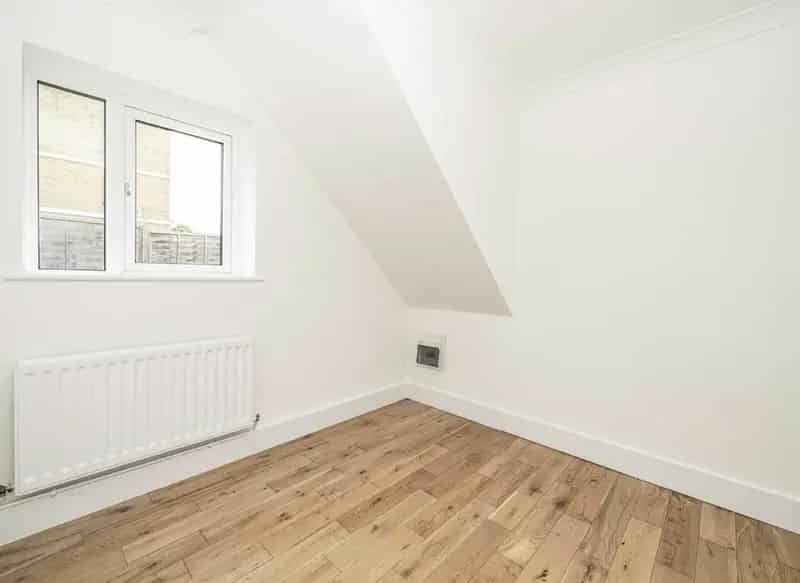 Two Bedroom Maisonette with Garden and Planning Permission