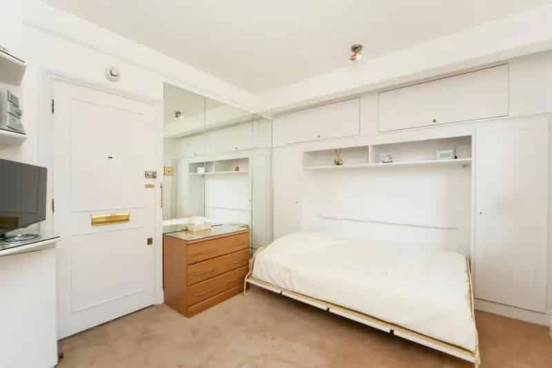 Chelsea Studio Apartment Fifth Floor Lift 24 Hour Concierge