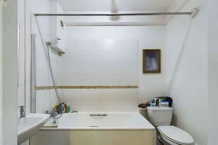 1 Bedroom Flat for Sale near Birkbeck Station
