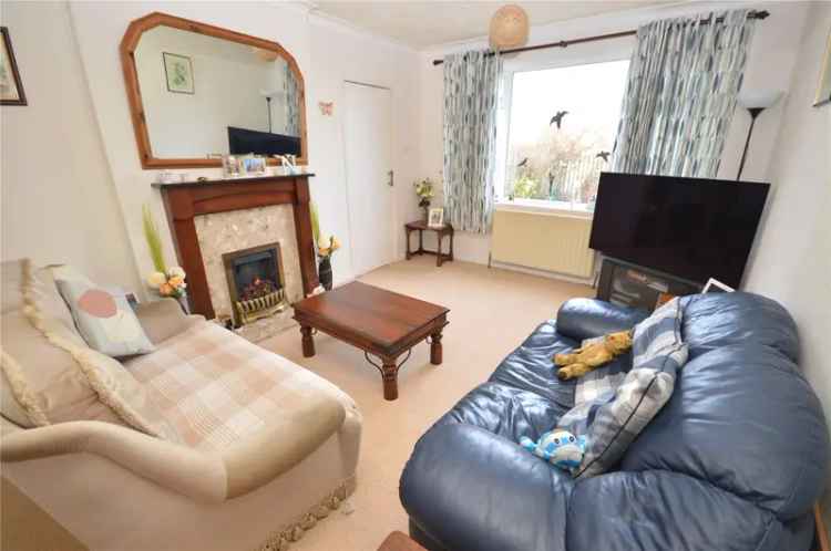 4 Bed Semi Detached House with Garage and Parking