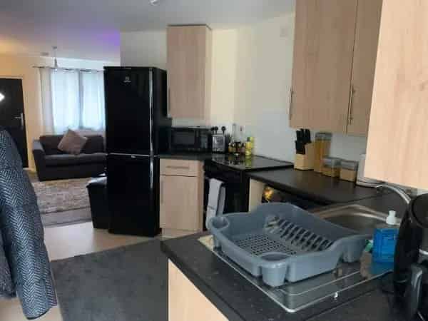 Spacious 1 Bedroom House in Evesham Town Near Shops and Buses