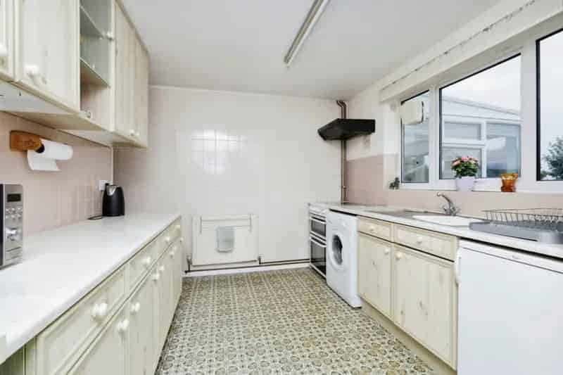 3 Bedroom Bungalow Seaford Bishopstone Stunning Sea Views