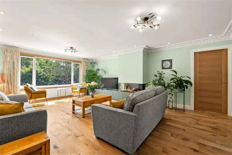 5 Bed Bungalow - Detached with 3 Reception Rooms