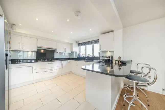 Flat for sale in Admiral Walk, London W9