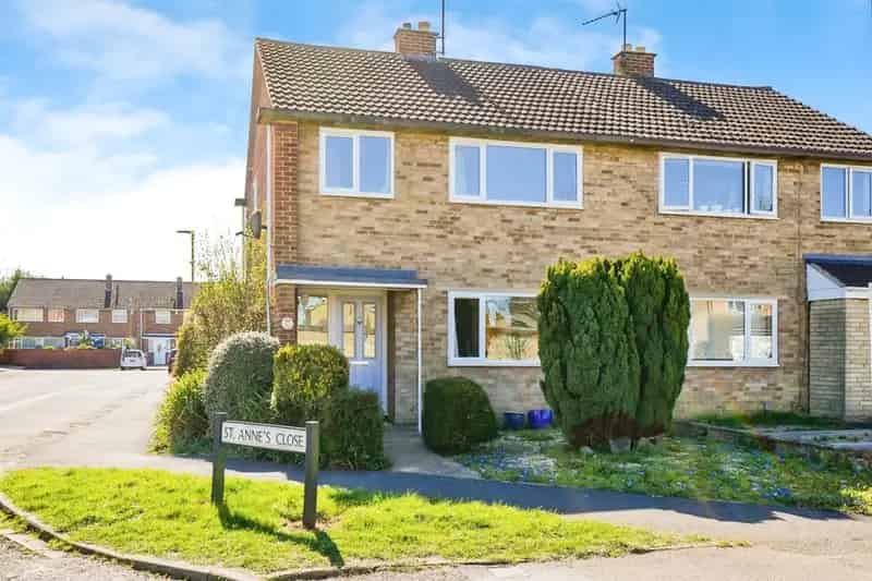 Three Bedroom Family Home Near Schools and Transport Links