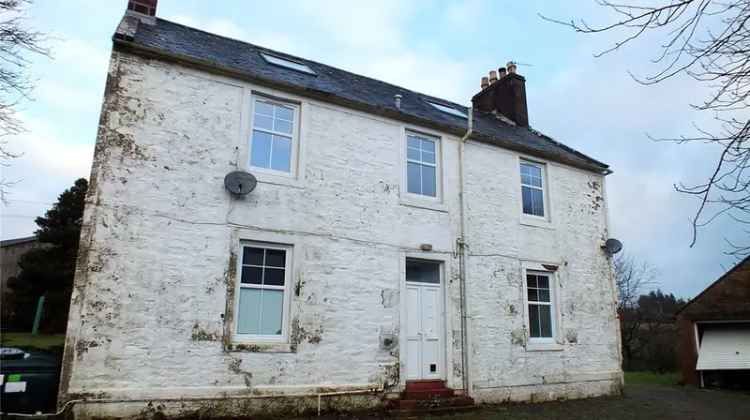 3-Bedroom First Floor Maisonette Near Farm with Double Garage