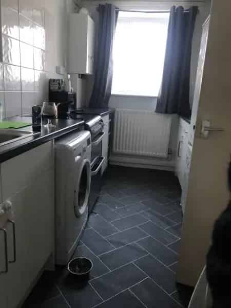 2 Bedroom Ground Floor Flat Near Schools