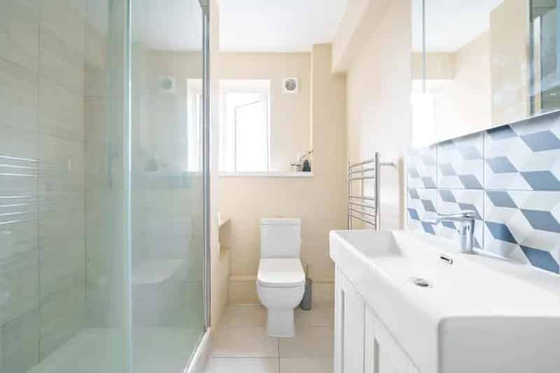 2 Bed 3rd Floor Flat Stamford Court Bright Spacious Apartment