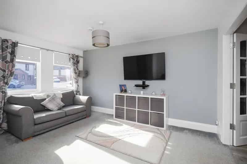 3 Bedroom Semi Detached House for Rent Edinburgh