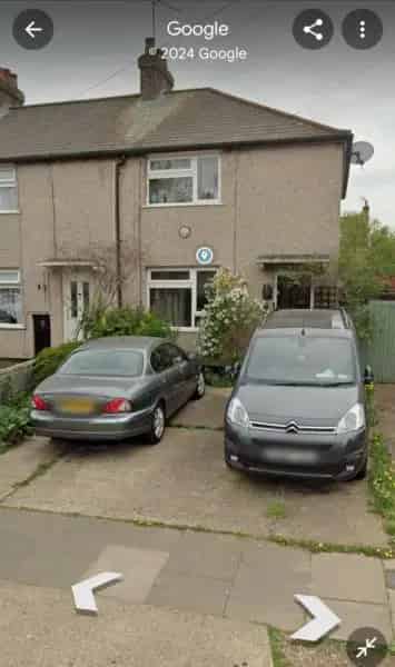 2 Bed House With Large Garden