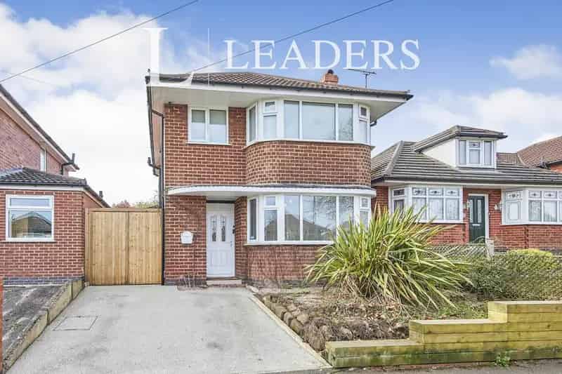 4 Bedroom Detached House to Rent