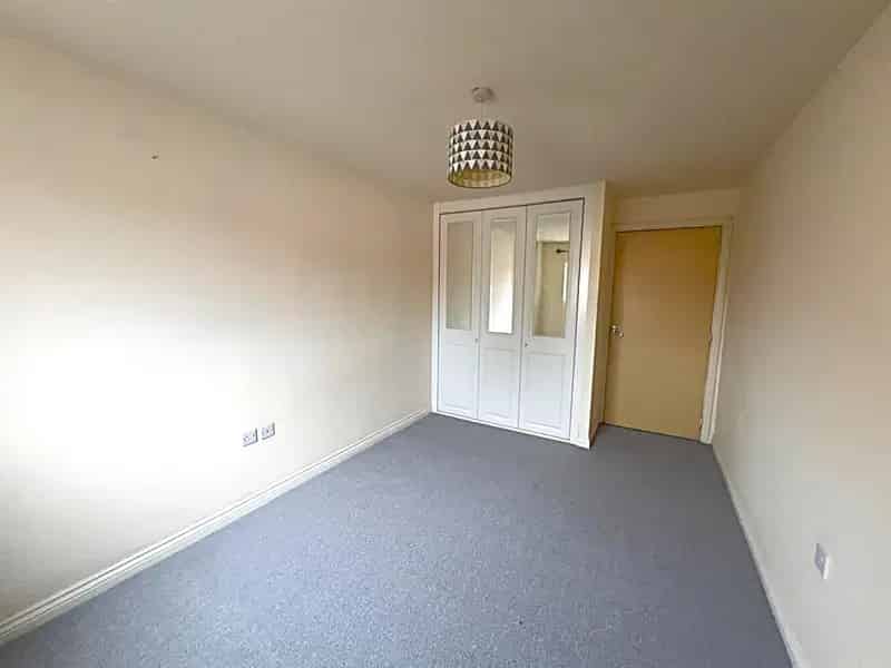 1 Bedroom Flat House to Rent Near City Centre