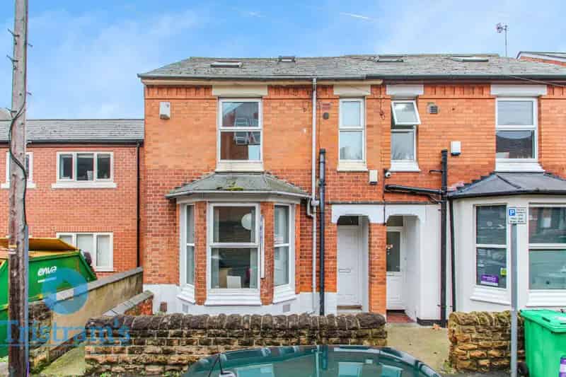 6 Bedroom Student House 3 Toilets 2 Bathrooms Bills Inclusive
