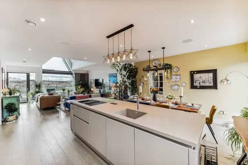 Luxury 3-Bed Penthouse Apartment in Glasgow's Park District