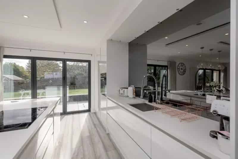 5 Bedroom Cottage For Sale