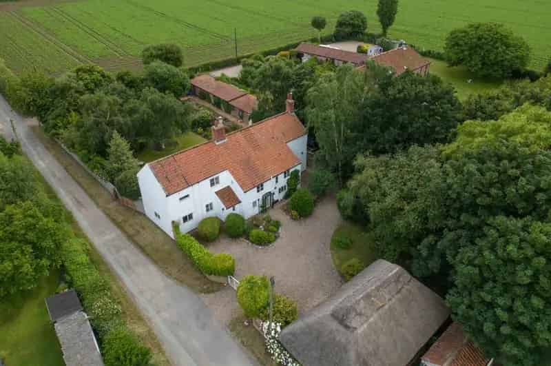 5 Bedroom Farmhouse West Somerton Near Beach and Broads