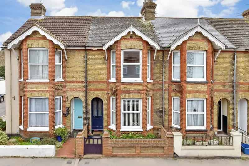 3 Bedroom Terraced House Near Sea Garage Ensuite Garden