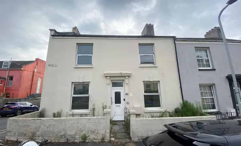 4 Bedroom End Terrace House For Sale Auction 28 August 2025
