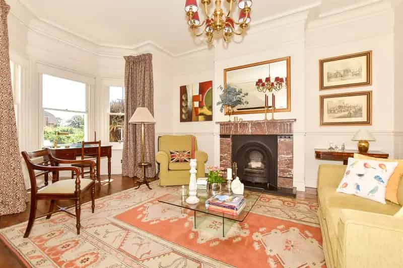 6 Bedroom Victorian Maisonette For Sale