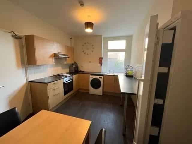Double Rooms in Shared House Bills Included Available September 2025
