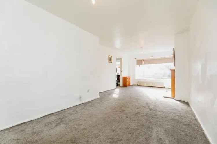 3 Bedroom Semi-Detached House For Sale No Upward Chain