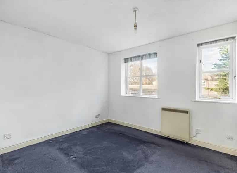 Flat For Sale , Donald Woods Gardens, London, England