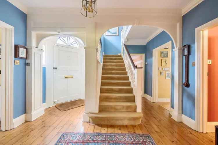 Edwardian Family Home  Five Double Bedrooms Kingswood