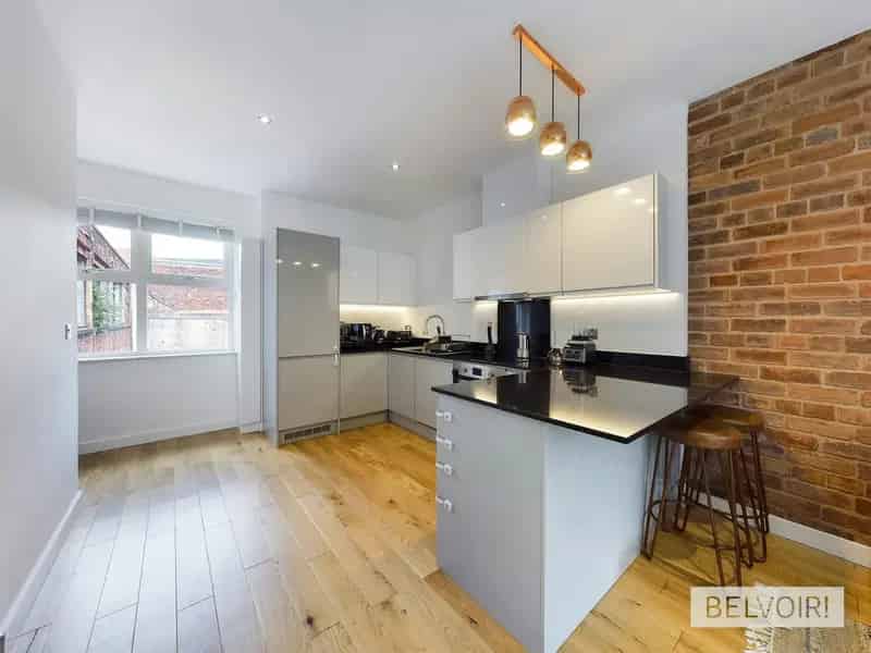 2-Bed 2-Bath Apartment Jewellery Quarter Birmingham Leasehold