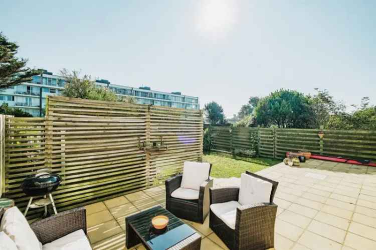 5 Bedroom Family Home with Large Garden and Garage