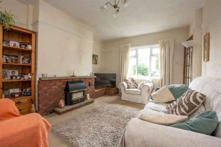 House For Sale in Leeds, England